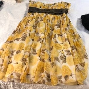 Maggie London yellow silk strapless flowery pattern brown gathered waist dress